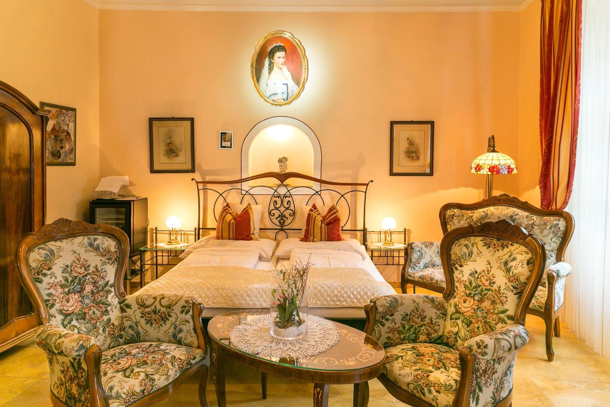 Boutique Hotel Ur-Wachau Вайсенкирхен ин дер Вахау Екстериор снимка